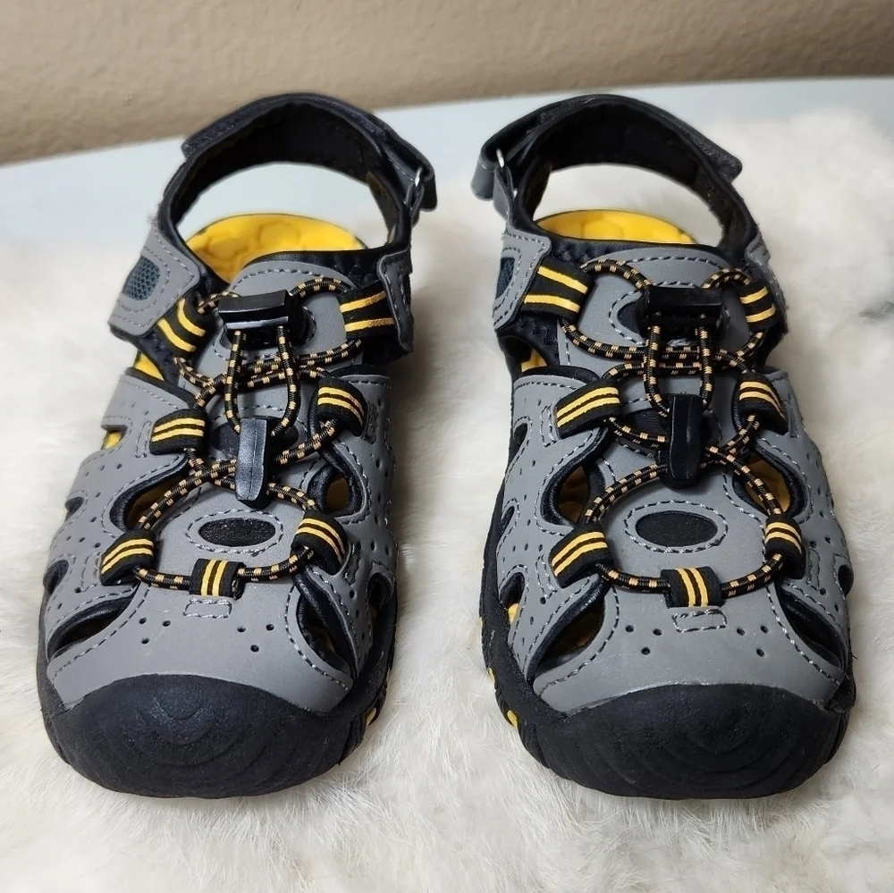 Khombu Kids Kyle Gray Hiking Water Closed Toe Sandals-Size 12 (NWOT)